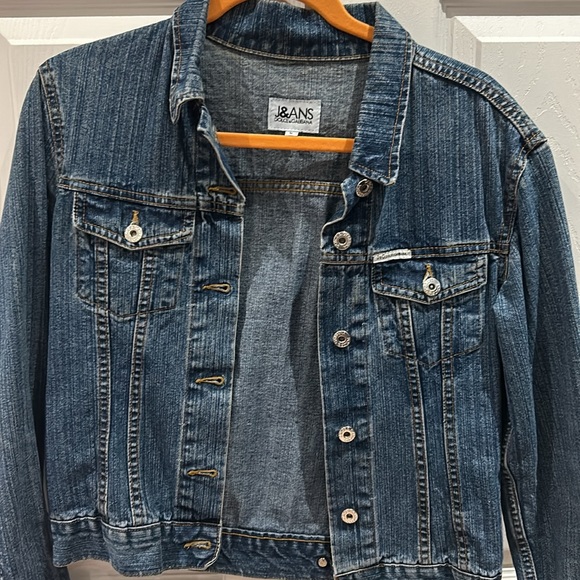 Dolce & Gabbana Jeans Jean Jacket (marked size L but fits size S) with studs - Picture 3 of 11
